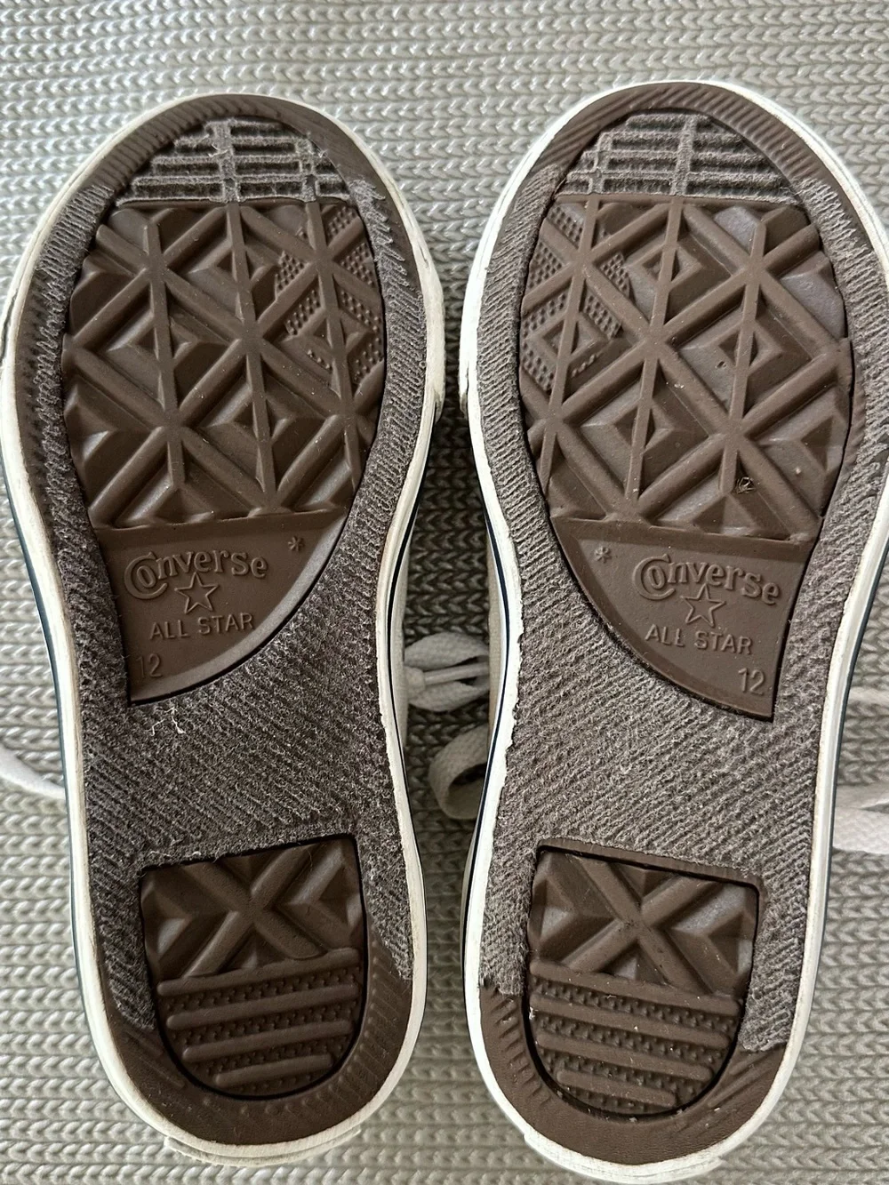 Converse low top